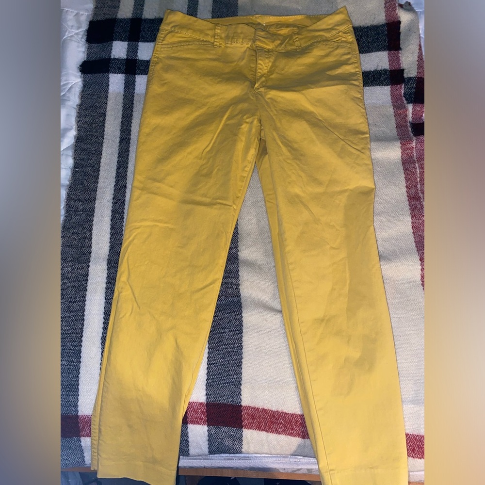 Old navy pixie cut yellow pants